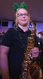 weihnachtskonzert-2018-mila-foerster-am-saxophon